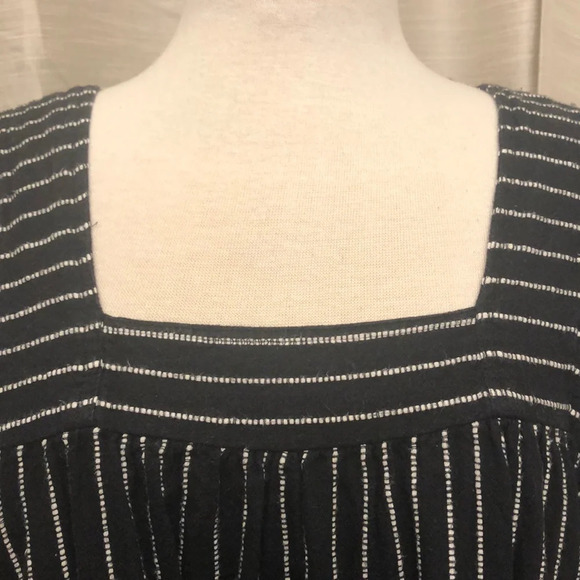World Market Women’s B&W Striped Cotton Popover Top - Picture 2 of 8